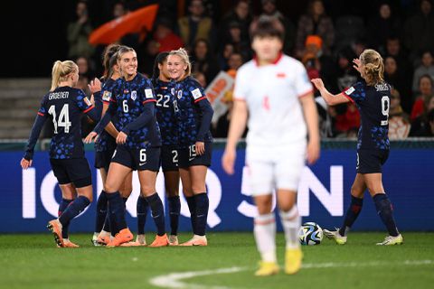 🌪️ |  Leeuwinnen groepswinnaar op WK! Oranje storm blaast arme Vietnamezen van het veld