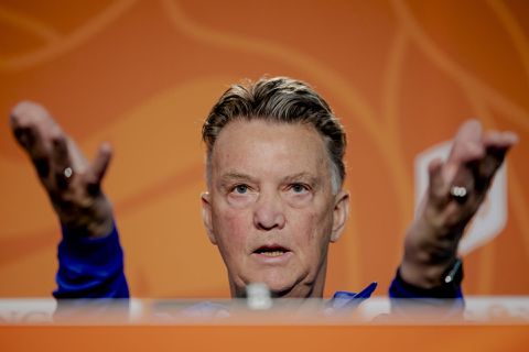 Gezondheid Van Gaal blijft op peil: 'Ik moet een hoop managen maar heb voldoende energie'