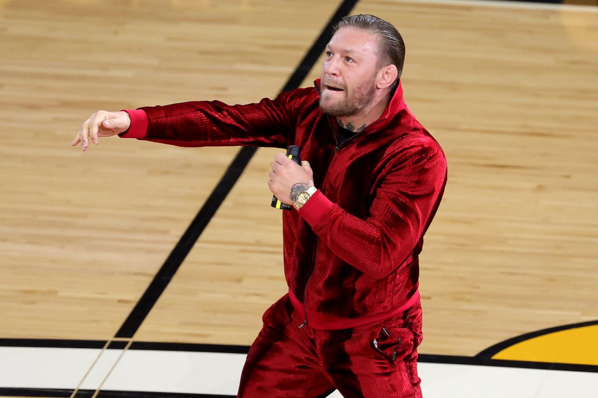 Conor McGregor zit weer in de nesten: Ier beschuldigd van aanranding bij NBA-wedstrijd