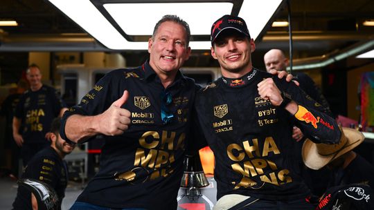 Dubbele winst voor vader en zoon! Jos Verstappen pakt eerste zege in het rallyrijden