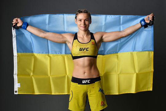 Oekraïense MMA-heldin Moroz heeft bericht voor Poetin: 'F*CK YOU, B*TCH!'