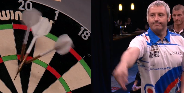 ?? | Herkenbaar: alle pijlen van Engelse darter donderen op de grond na laatste pijl