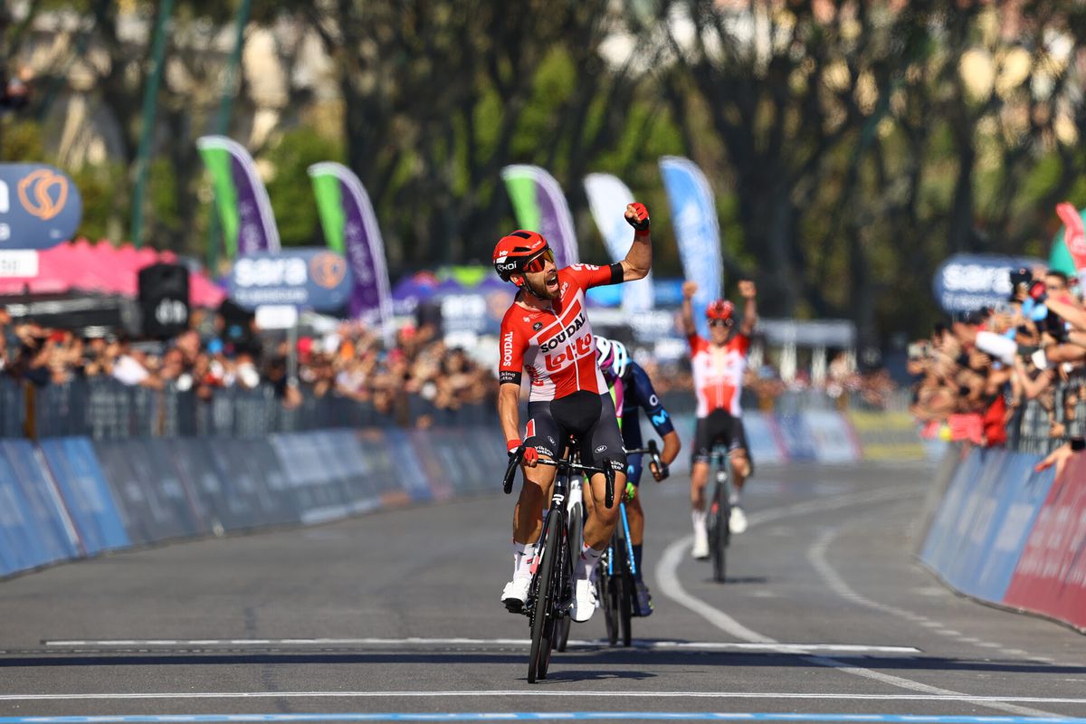 Lage Landen regeren in Italië: Thomas de Gendt wint 8e etappe in Giro d'Italia