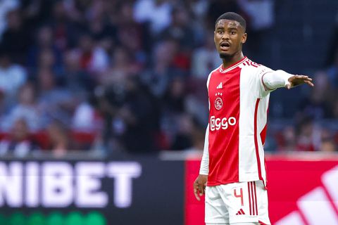 Jorrel Hato ziet duidelijk verschil tussen Maurice Steijn en John Heitinga: 'Rust is fijn'