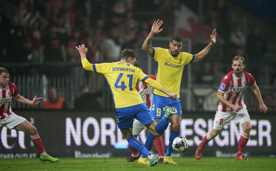 🎥 | 16-jarig jochie knalt Brøndby in blessuretijd naar de zege