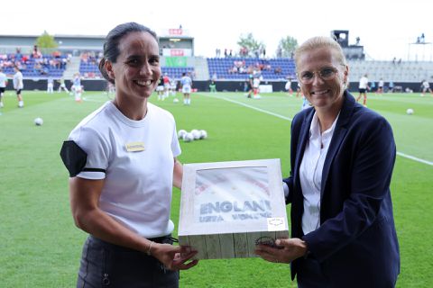 Sarina Wiegman leidt foutloze Engelse vrouwenploeg naar WK 2023