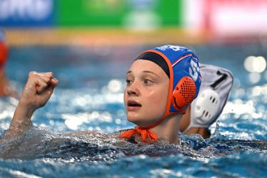 Waterpolosters na gigantische 28-0 overwinning op Roemenië zeker van groepswinst op EK