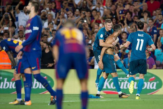 Real Madrid klaart Barca na 2 gruwelijk uitgespeelde counters (video's)