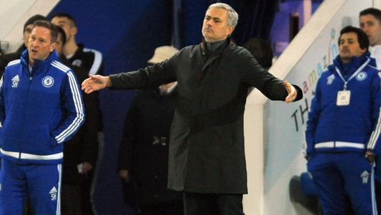 Chelsea zet José Mourinho op straat, Hiddink maakt seizoen mogelijk af