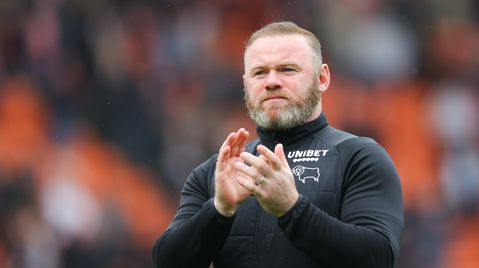 Wayne Rooney geeft vreemde peptalk: 'Ik heb een kleine penis'