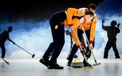 Nederland begint WK curling met kleine nederlaag