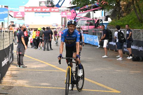 Jumbo-Visma-man Koen Bouwman valt van mountainbike en breekt pols