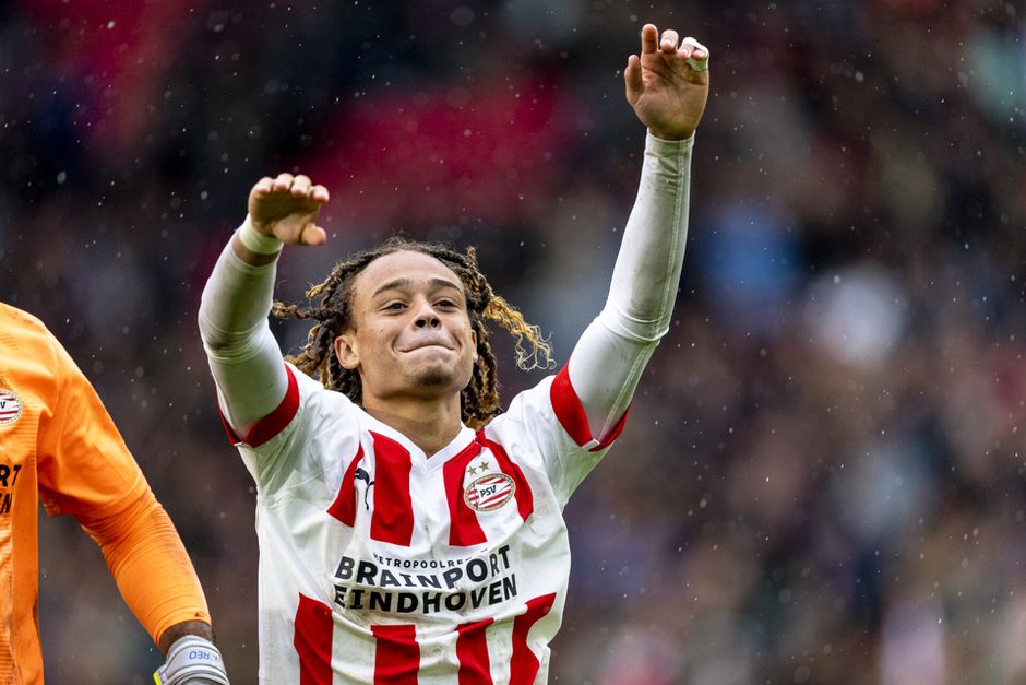 Xavi Simons is nog niet bezig met Oranje: 'Presteren bij PSV is het belangrijkste'