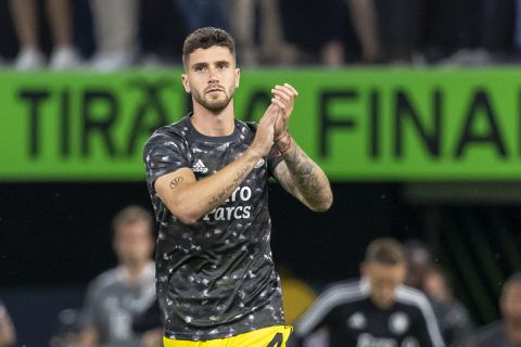 Kogel door de kerk! Marcos Senesi voor ruim 15 miljoen euro van Feyenoord naar Bournemouth