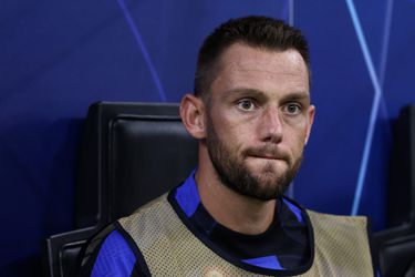 'De Vrij hard op weg naar de uitgang bij Inter: club denkt aan verkoop in winter'