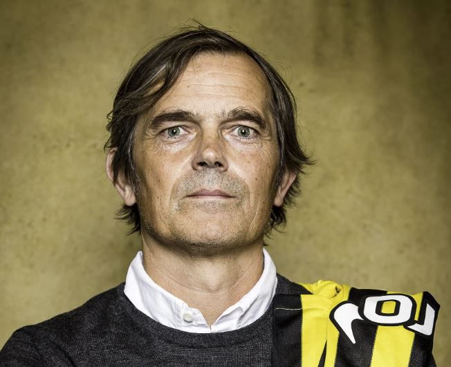Vitesse presenteert Phillip Cocu officieel als nieuwe trainer: contract tot 2024