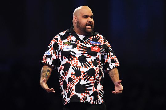 🎥 | PDC geeft prachtige ode aan overleden darter Kyle Anderson tijdens Queensland Darts Masters