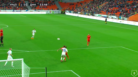 Roemeen scoorde héérlijke goal à la Dennis Bergkamp in Russische competitie (video)