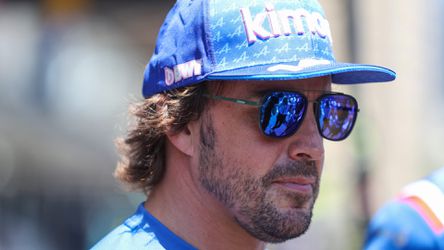 🎥​ | Fernando Alonso is sinds vandaag de coureur die het langst actief is in de Formule 1