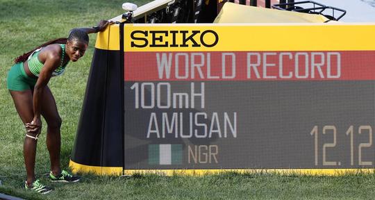 🎥 | Nigeriaanse Tobi Amusan verbetert wereldrecord 100 meter horden op WK