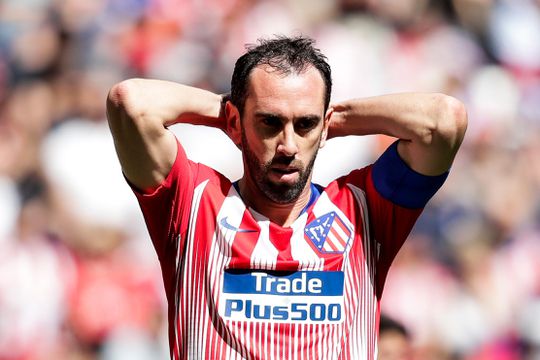 Emotionele Diego Godin kondigt na 9 jaar Atletico Madrid zijn vertrek aan