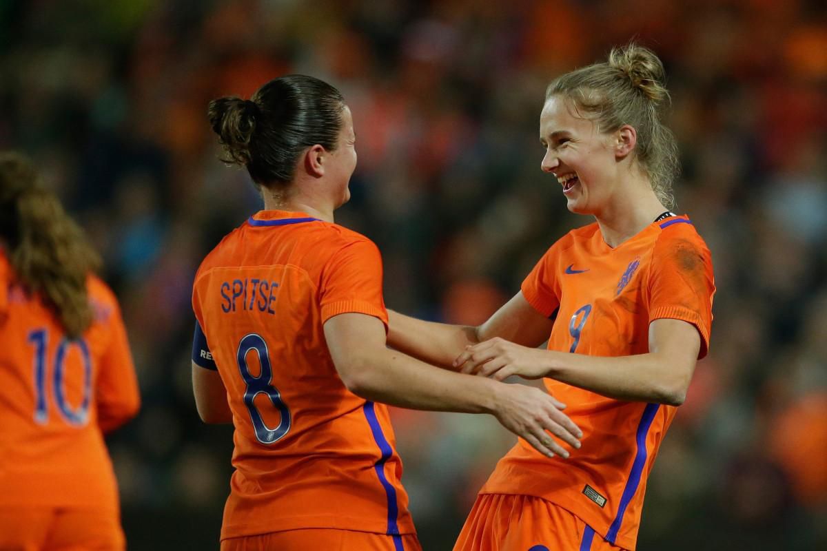 Oranje Leeuwinnen willen naar De Kuip: 'Waarom niet, we moeten nú groeien'