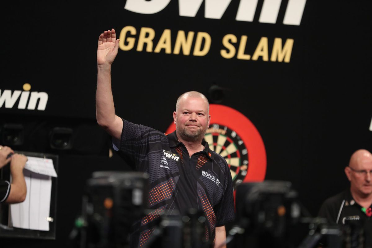 Sportagenda: Barney op WK Darts, binnen- en buitenlandse bekerpotjes