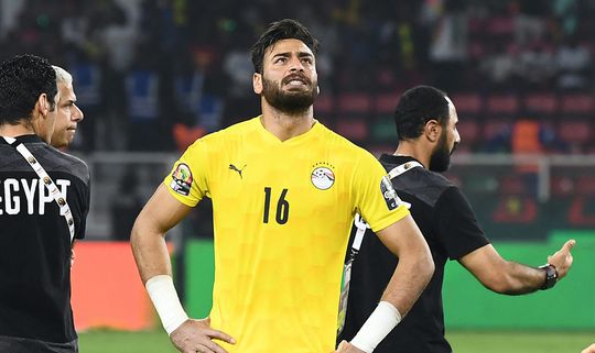 🎥 | Allerdomste vraag ever voor Egyptische doelman: 'How does it feel to be Man of the Match?'
