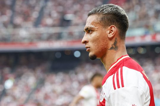 Transfer in de maak? Antony niet in Ajax-selectie voor duel tegen Sparta