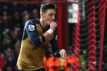 Özil aast op transfer naar voormalig aartsrivaal Barca