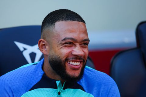 Barça-trainer Xavi wil Memphis Depay behouden: 'Hij zal belangrijk voor ons zijn'