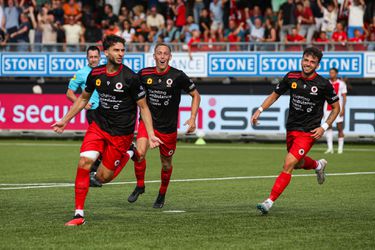 🎥 | Ajax piept en kraakt in Kralingen: gemiste kansen breken Amsterdammers op bij Excelsior