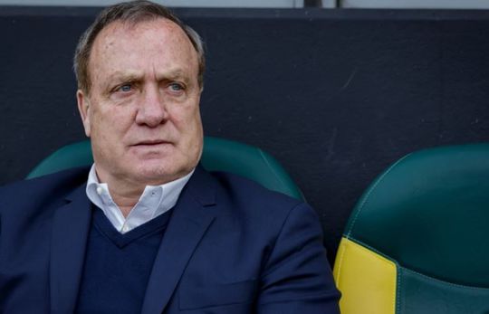 Dick Advocaat nu ook officieel gepresenteerd bij ADO: 'Willen meedoen aan play-offs'