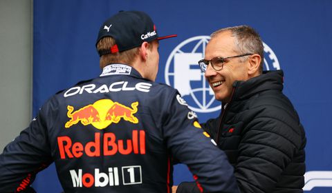 Formule 1-baas Stefano Domenicali wil naar fans luisteren: 'Motoren gaan vanaf 2026 meer geluid maken'