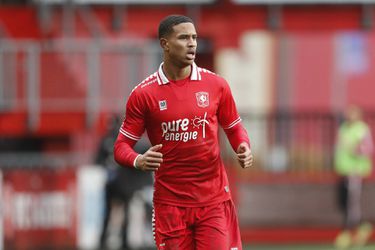 FC Twente verhuurt Jayden Oosterwolde met koopoptie aan Parma