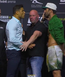 🎥 | UFC 278: check de intense staredown tussen Paulo Costa en Luke Rockhold
