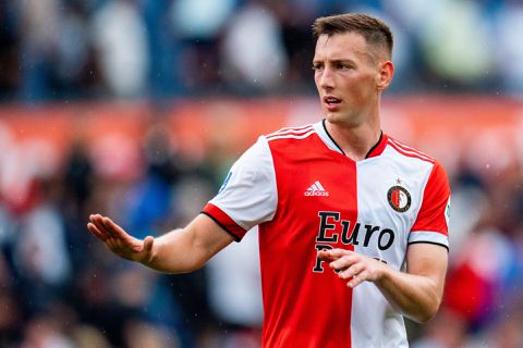 Feyenoord zwaait spits na 2 jaar aan huurperiodes nu definitief uit voor 2,5 miljoen euro