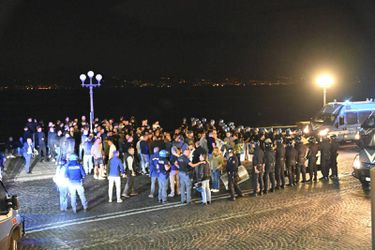 Weer een onrustige nacht in Napels: Napoli-hooligans en Ajax-hooligans op de vuist in centrum