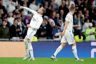 🎥 | Real Madrid wint in slotfase van Sevilla mede door een kanonskogel van Valverde