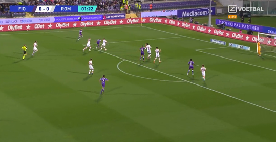 🎥 | Karsdorp geeft een pingel cadeau in 2e minuut