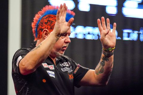 Van Barneveld sabelt Wright neer: 'Dit heeft niets meer met topsport te maken'