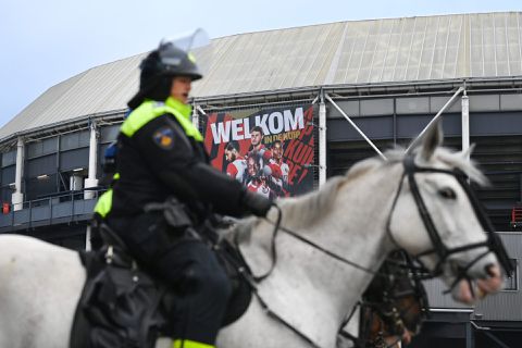 Politiebond: 'Als het nog een paar keer misgaat, gaan we wedstrijden zonder uitfans doen'