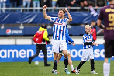 Sydney van Hooijdonk kreeg van pa Pierre geen advies over goaldroogte: 'Heb ik nooit meegemaakt'