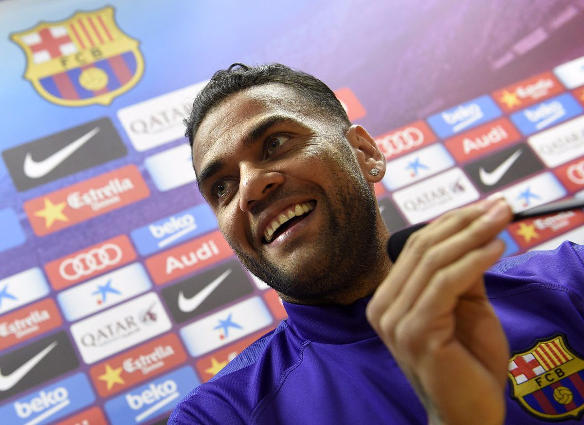 'Liverpool juicht na United-akkoord Dani Alves'