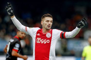 Maakt admin Europa League-account Ajax belachelijk? 'Al 8 wedstrijden ongeslagen in alle competities'