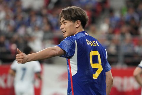 Aankondiging Ayase Ueda laat Feyenoord-website ontploffen: site tijdelijk offline