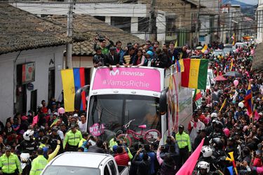 Foto's: Deze huldiging kreeg Giro-winnaar Carapaz in zijn geboortedorp