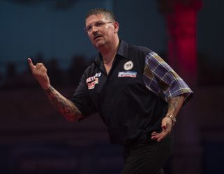 Damon Heta verrast opnieuw en verslaat idool Gary Anderson in Brisbane (video's)