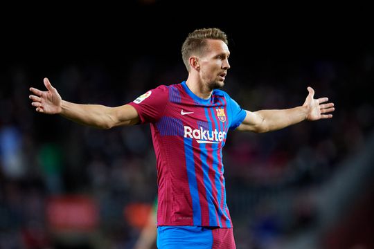 FC Barcelona verjongt: Frenkie én Luuk de Jong in basis tegen Osasuna