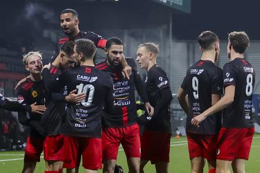 Jong Ajax verspeelt voorsprong in laatste minuut: Excelsior pakt periodetitel